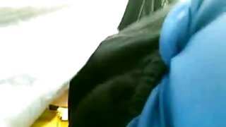 Момиче под формата на индийска жена дразни къдрав каубой, който иска да получи достатъчно пишка и да seks klipi получи сперма.
