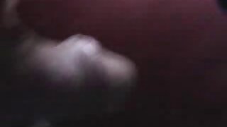 Чистачът на секс клипове порно басейна дърпа Алексия Андерс.